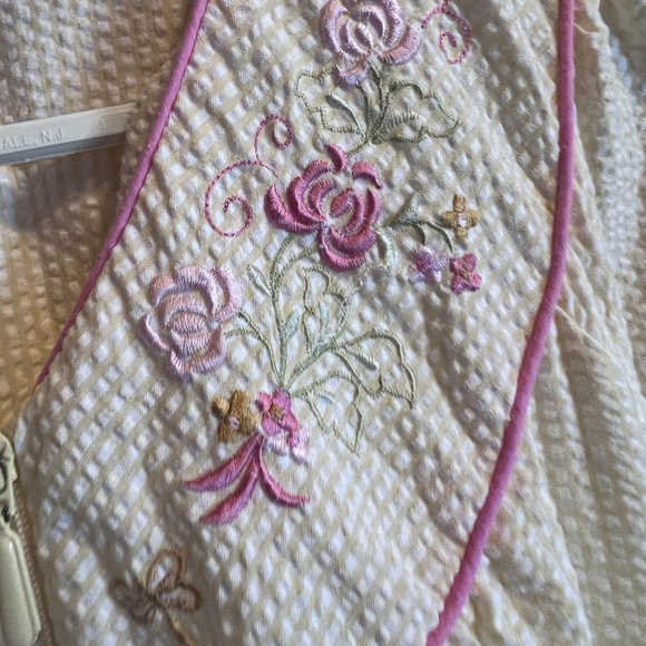 Vintage Style Seersucker Small Zip Robe Housecoat Floral Embroidery Yellow Pink - Picture 6 of 9